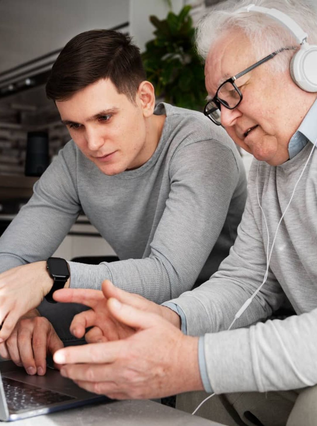 senior tech support services